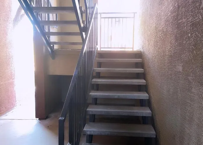 Modern 2br Oasis Pool, Gym & Parking Near Airport Phoenix