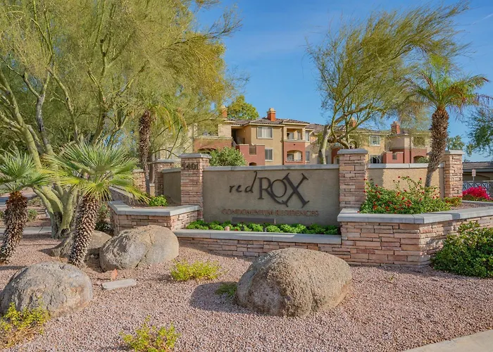 Modern 2br Oasis Pool, Gym & Parking Near Airport * Phoenix